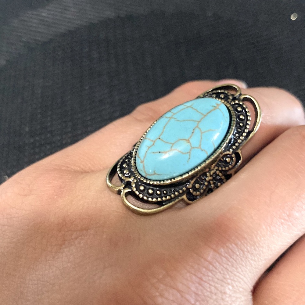 Large bigger than size 7 turquoise ring stretchy band vintage